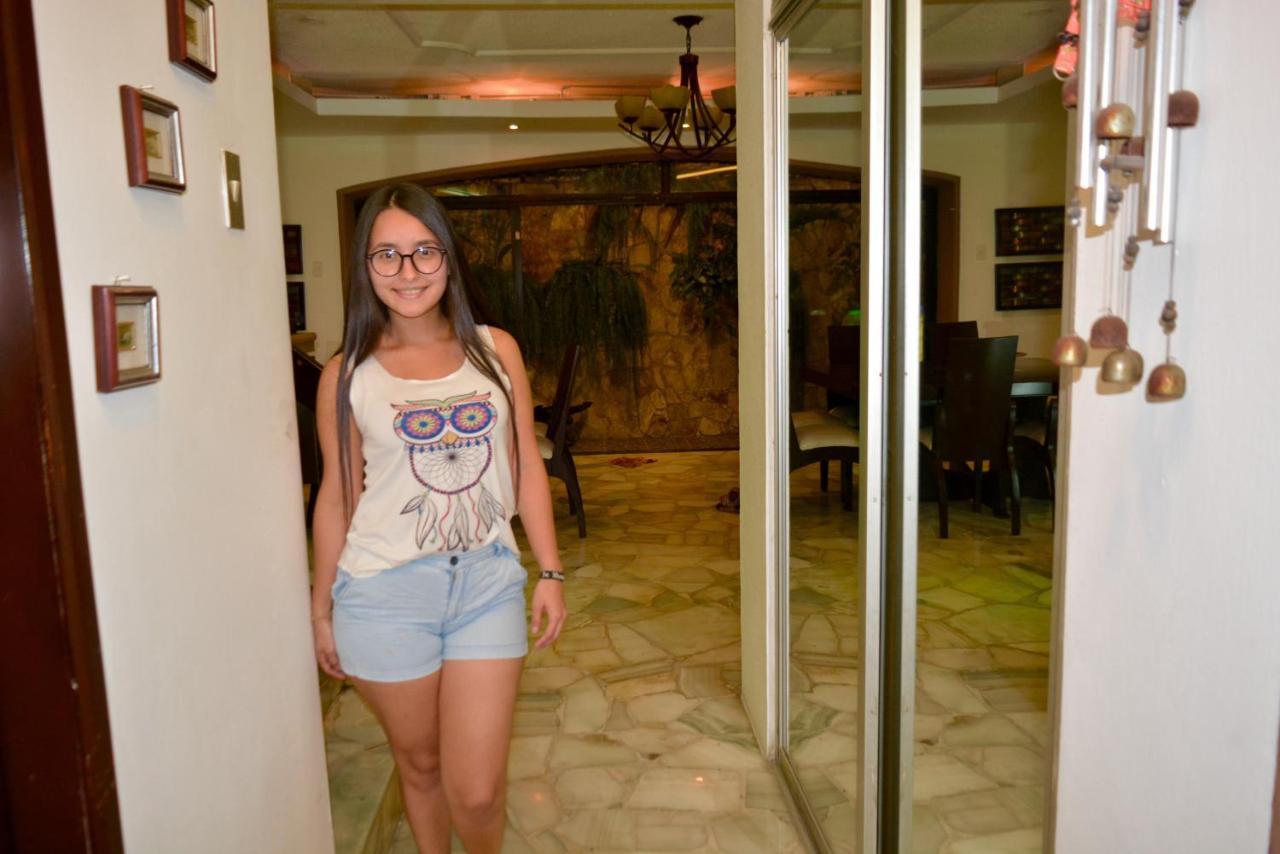 Hostal Villa 97 Guayaquil Bagian luar foto