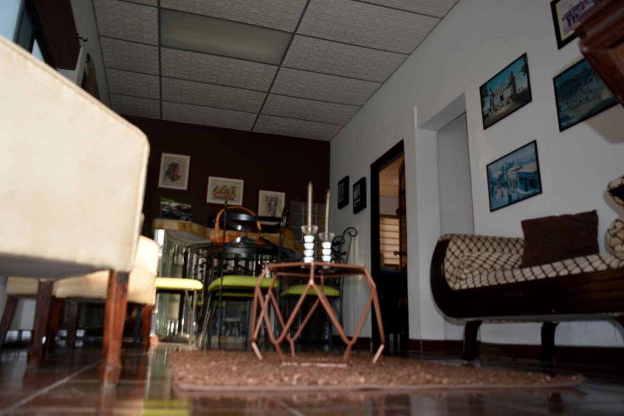 Hostal Villa 97 Guayaquil Bagian luar foto