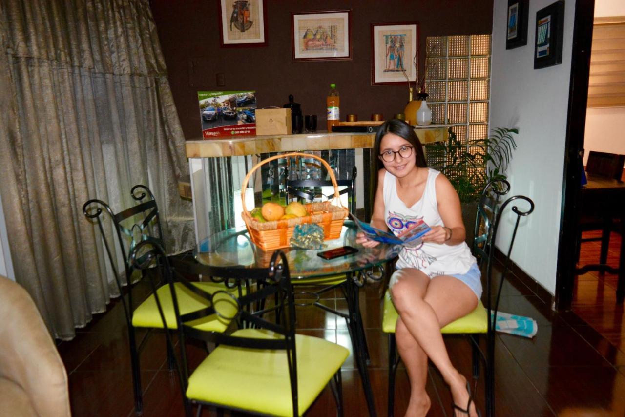 Hostal Villa 97 Guayaquil Bagian luar foto