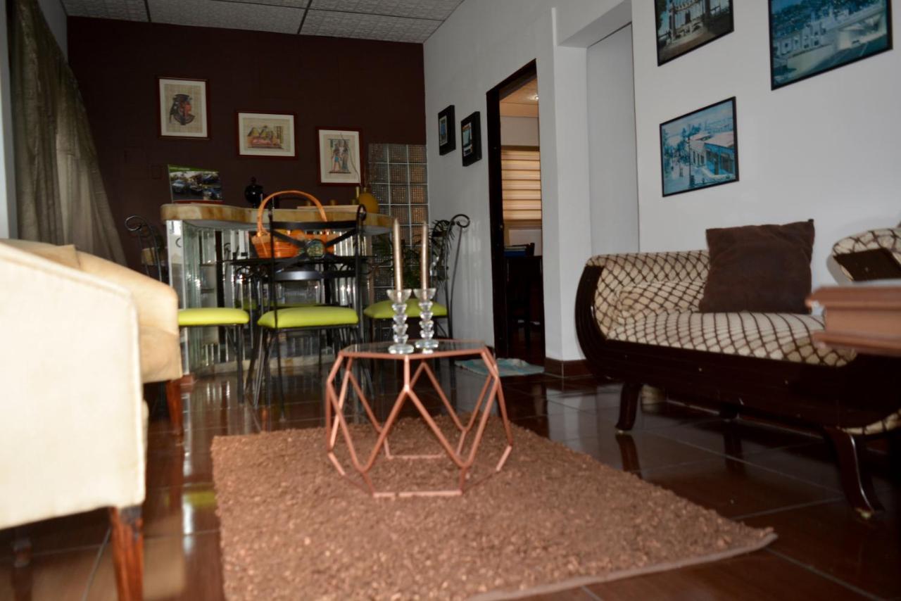 Hostal Villa 97 Guayaquil Bagian luar foto