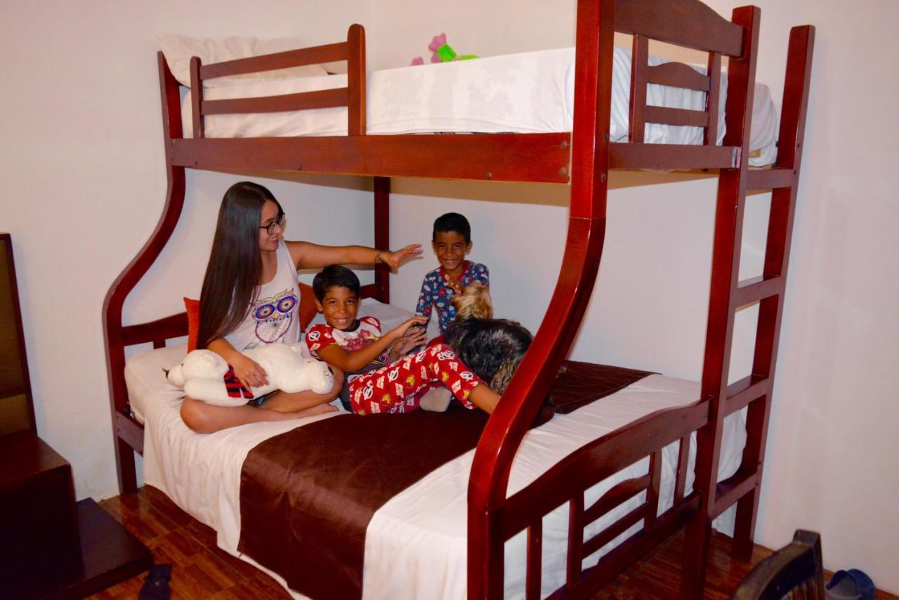 Hostal Villa 97 Guayaquil Bagian luar foto