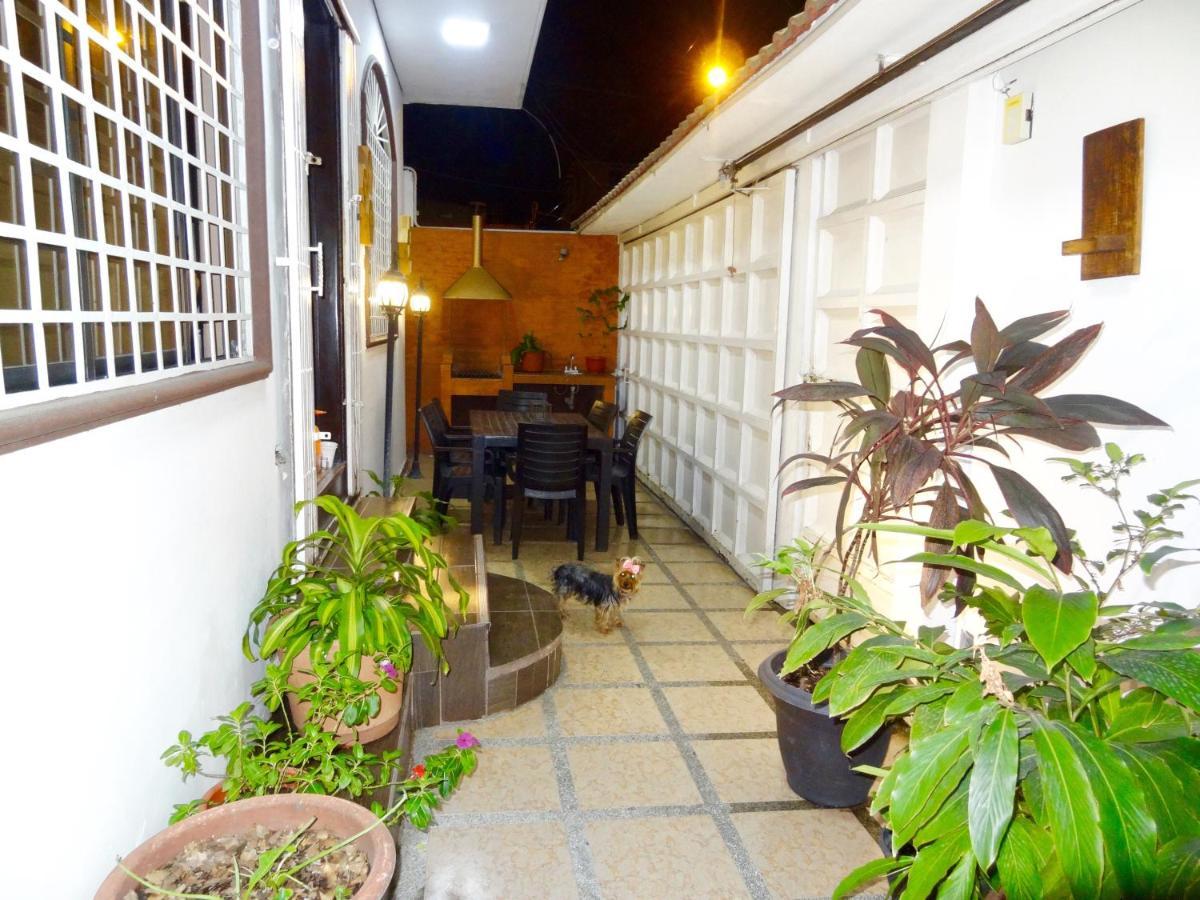 Hostal Villa 97 Guayaquil Bagian luar foto