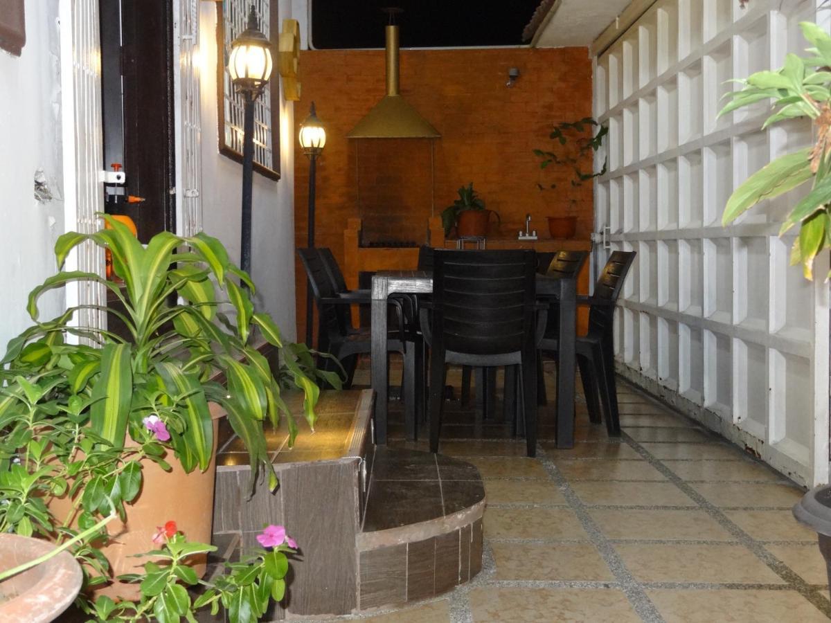 Hostal Villa 97 Guayaquil Bagian luar foto