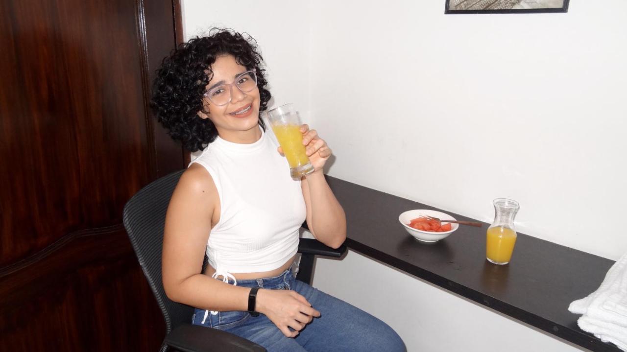 Hostal Villa 97 Guayaquil Bagian luar foto