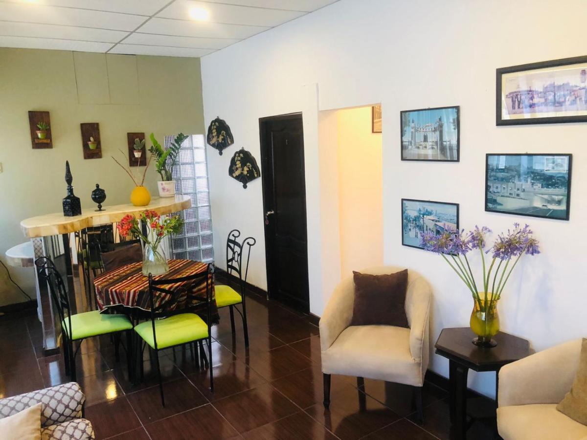 Hostal Villa 97 Guayaquil Bagian luar foto